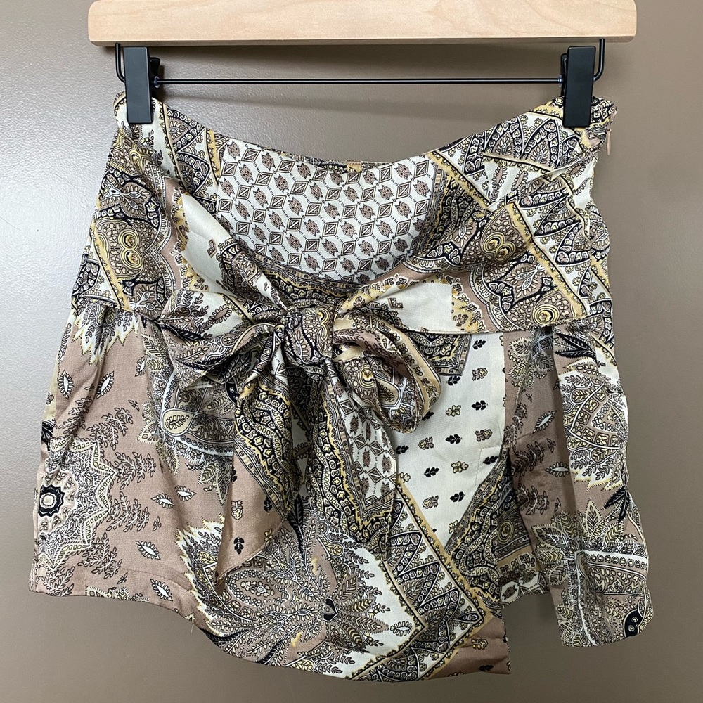 Boutique Lina Mandala Patterned Satin Skort with Tie, Small